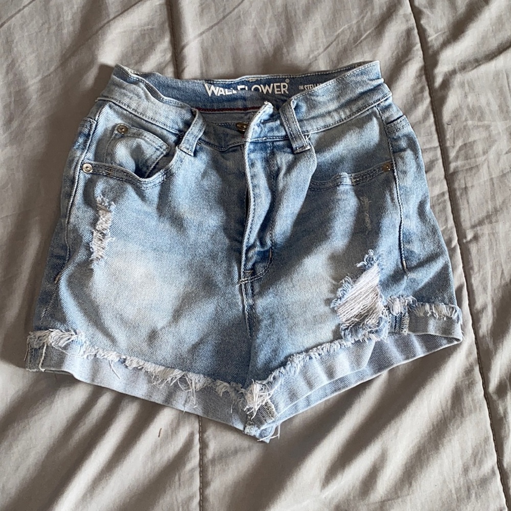 Brand: wallflower. Size 0. Light washed out color.